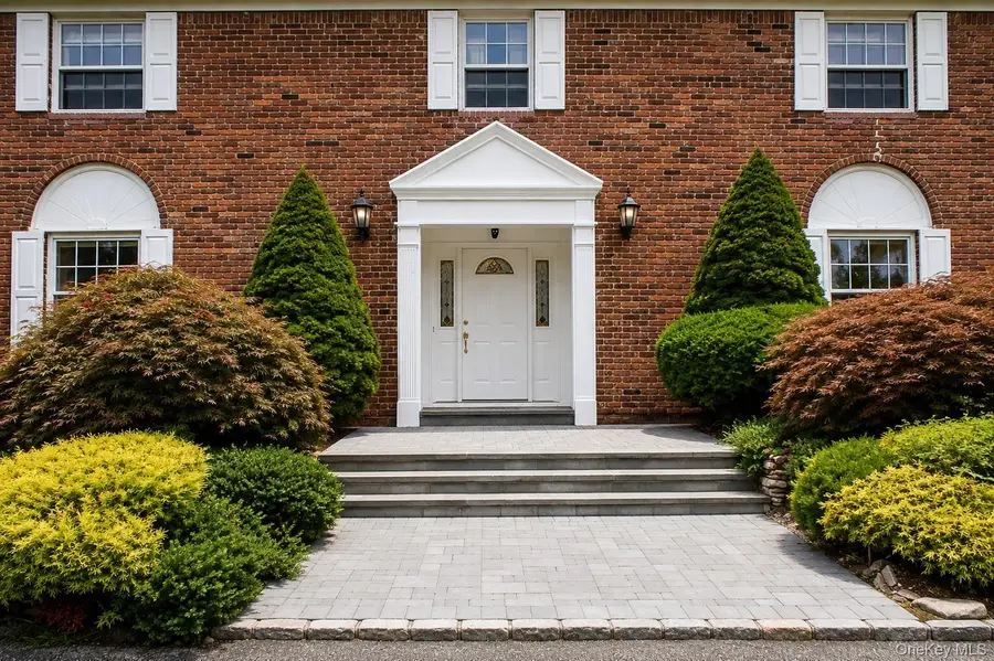 34 Lisa Court, Syosset, NY 11791 - #3