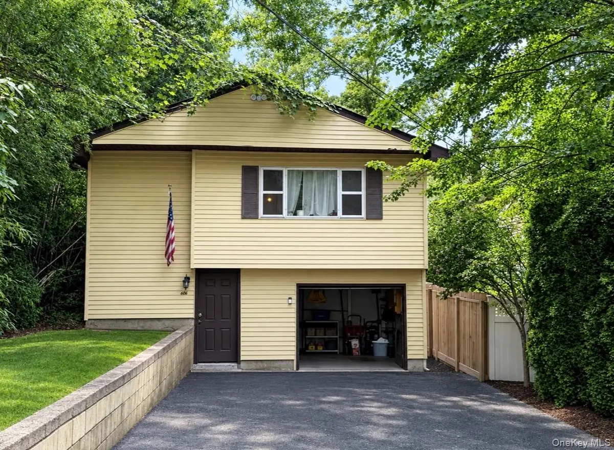 6 Walnut Road, Rocky Point, NY 11778 - #1