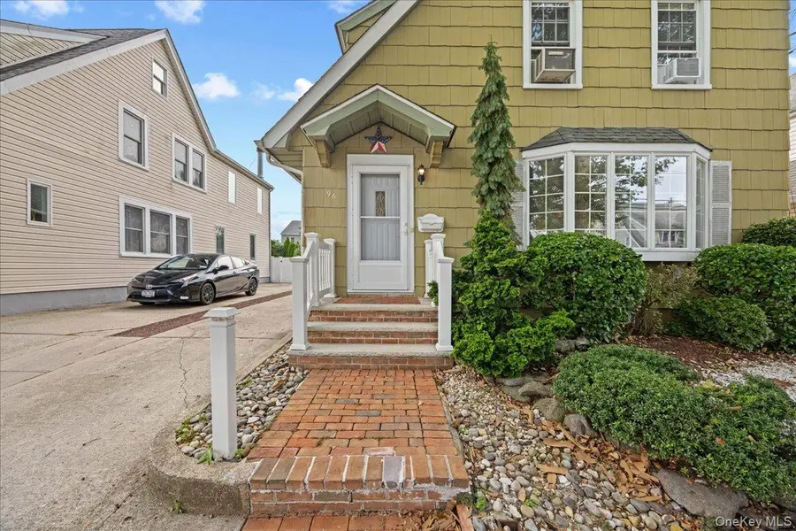 96 Capitol Avenue, Williston Park, NY 11596 - #3