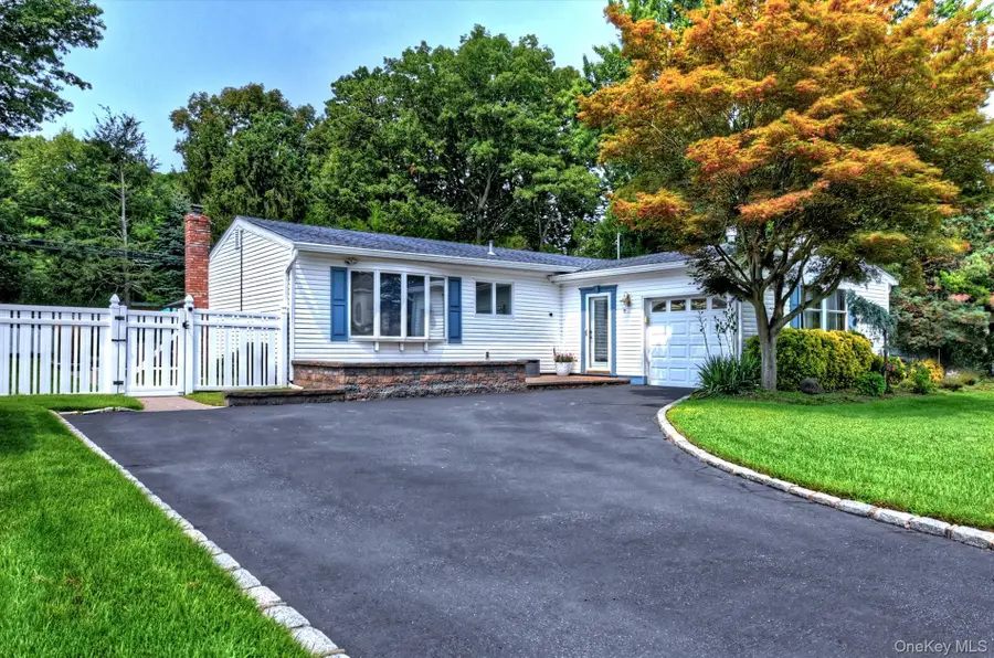 116 Shenandoah Boulevard N, Nesconset, NY 11767 - #2