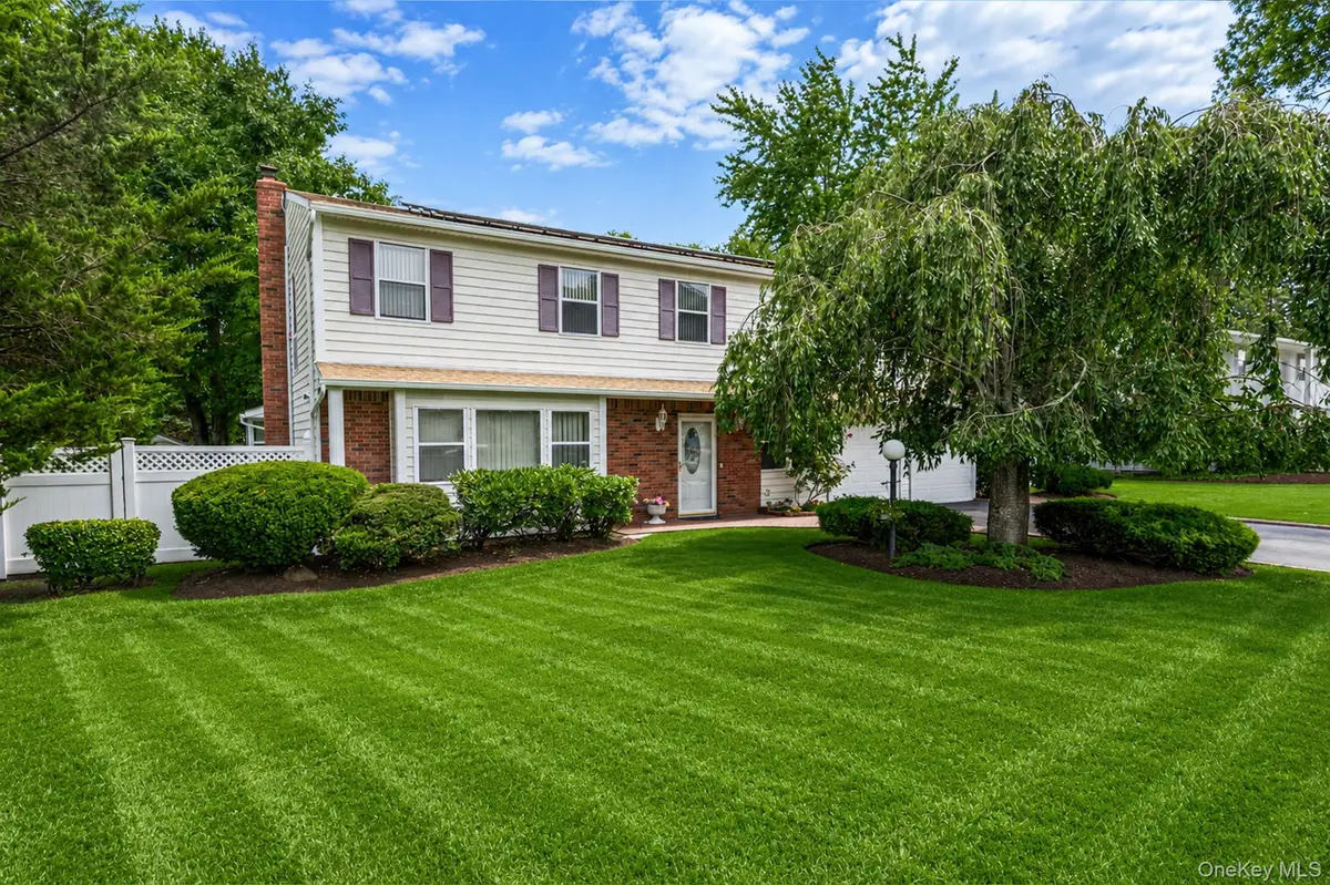 41 Apple Tree Drive, Hauppauge, NY 11788 - #1
