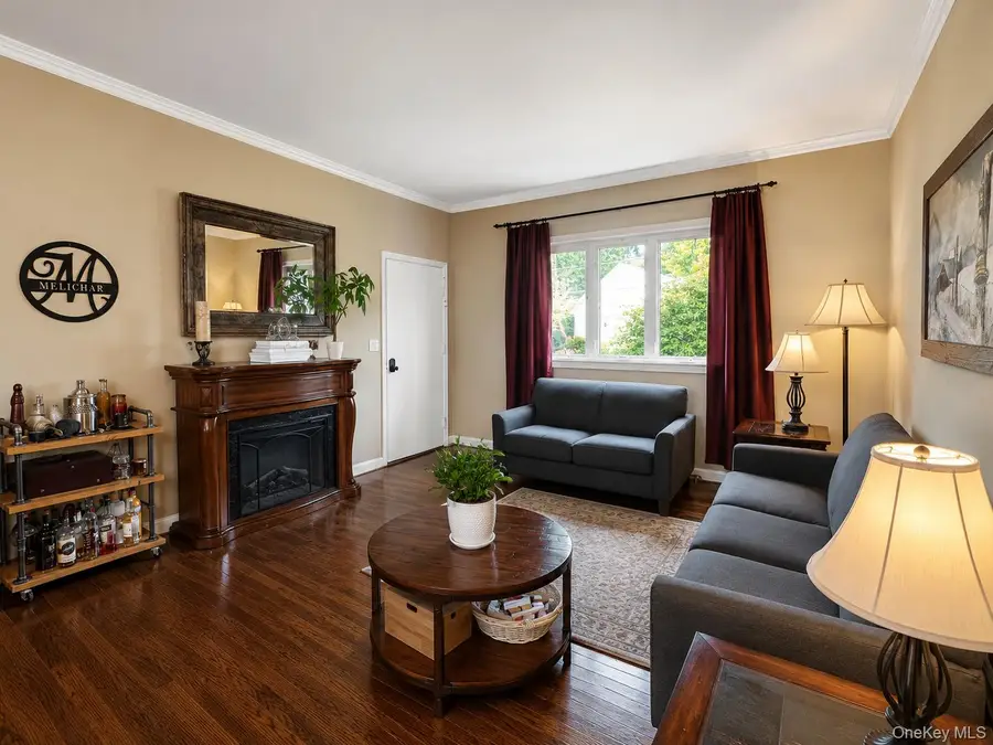 33 Juniper Road, Port Washington, NY 11050 - #3