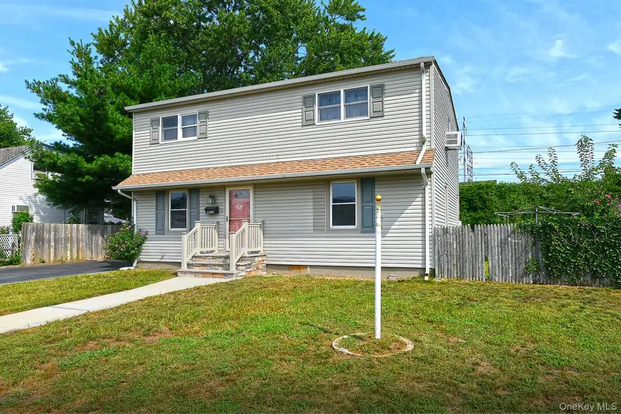 3679 Lark Street, Levittown, NY 11756 - #3