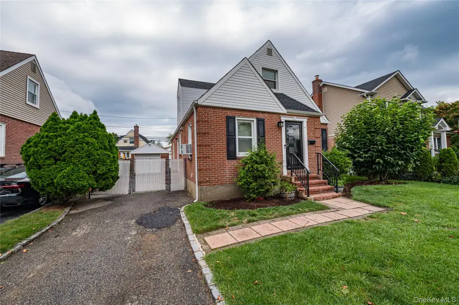 15 Yale Boulevard, New Hyde Park, NY 11040 - #2