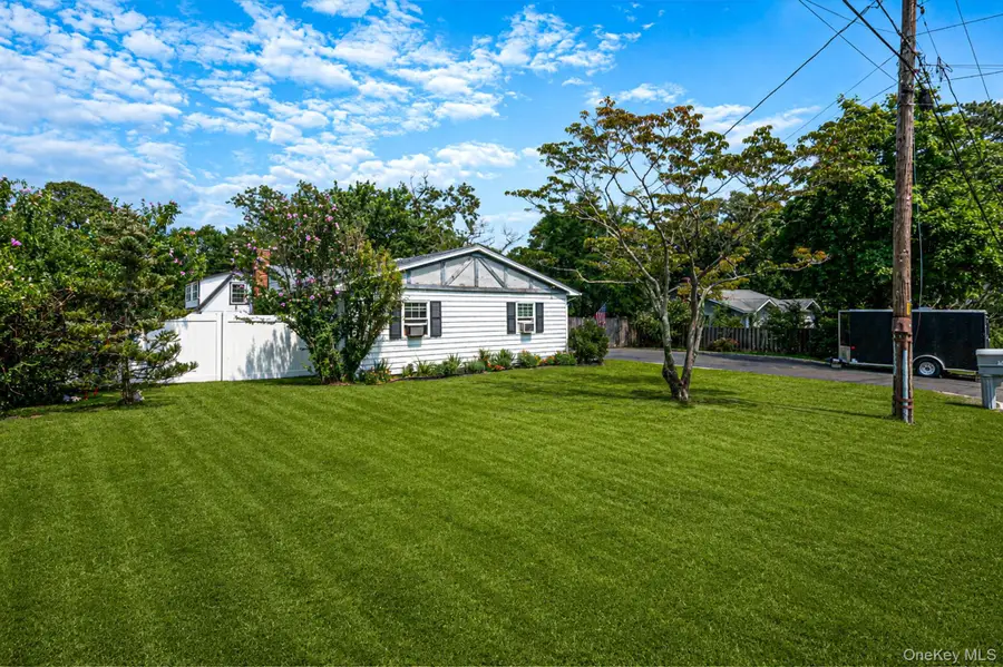 40 Elm Avenue, Flanders, NY 11901 - #3