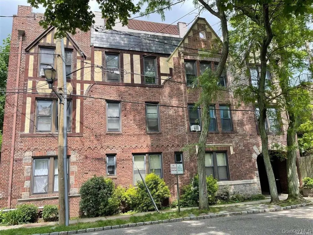 1 Hillside Avenue #3B, Great Neck, NY 11021 - #1