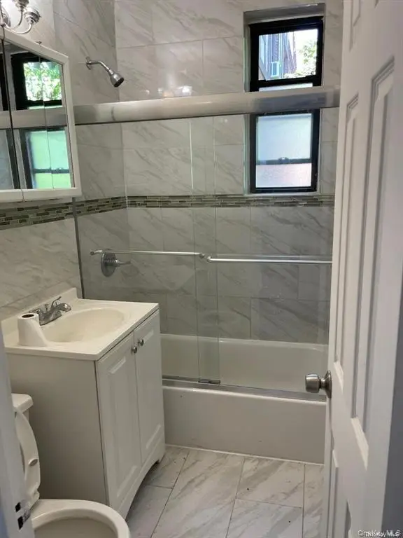 1 Hillside Avenue #3B, Great Neck, NY 11021 - #3