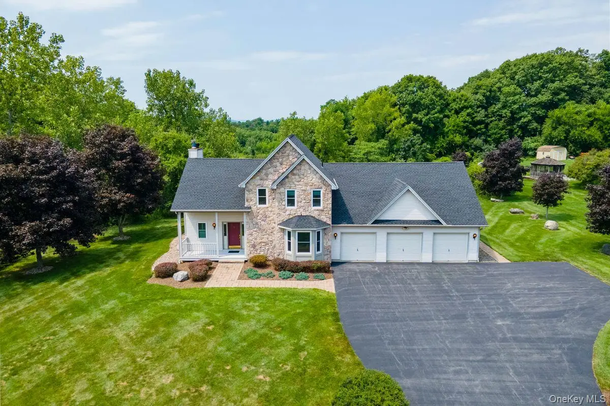 25 Rachel Rd, Pleasant Valley, NY 12569 - #1
