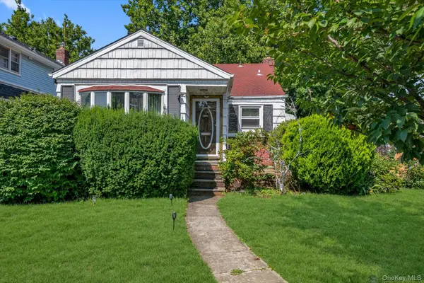 146 Claflin Boulevard, Franklin Square, NY 11010