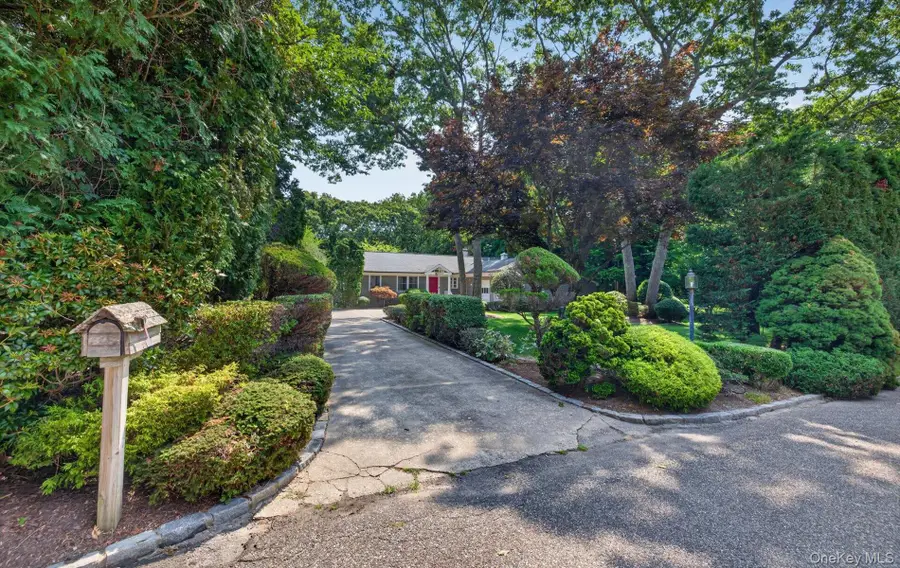 9 Acorn Path, East Quogue, NY 11942 - #2