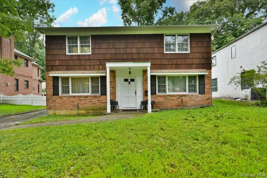 12 Hutchinson Court, Great Neck, NY 11023 - #2