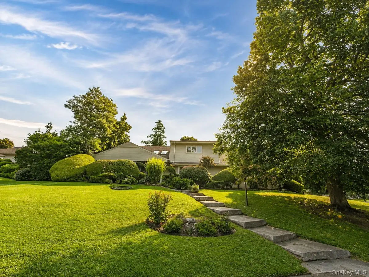 9 Talbot Drive, Great Neck, NY 11020 - #1