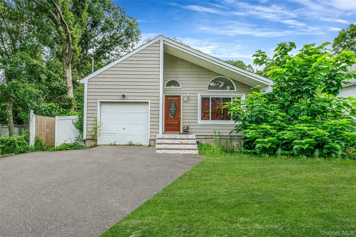 413 Glen Drive, Shirley, NY 11967 - #1