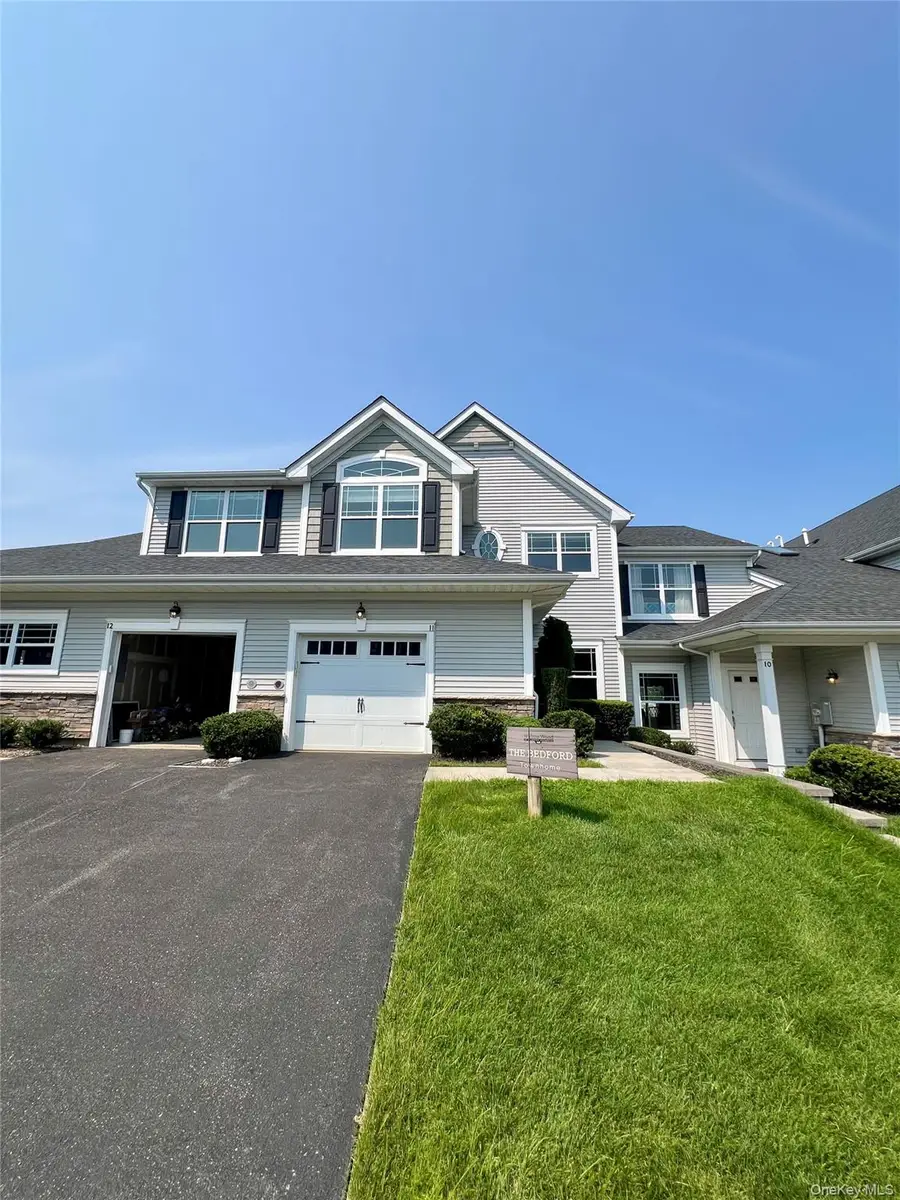 11 Willow Terrace #11, Coram, NY 11727 - #2