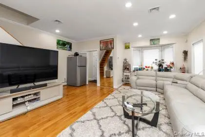 14 N 4th Street, New Hyde Park, NY 11040 - #3