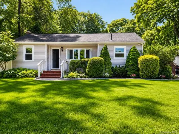 24 Oakcrest Avenue, Middle Island, NY 11953
