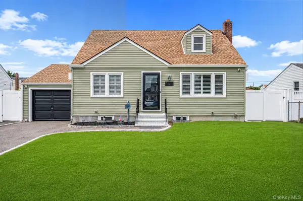 13 Maple Drive, Lindenhurst, NY 11757