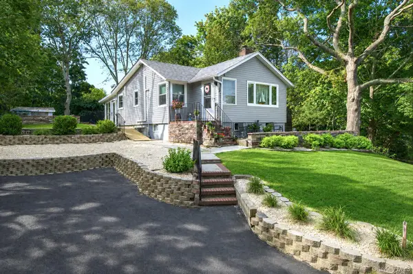 69 Hill Drive, Riverhead, NY 11901