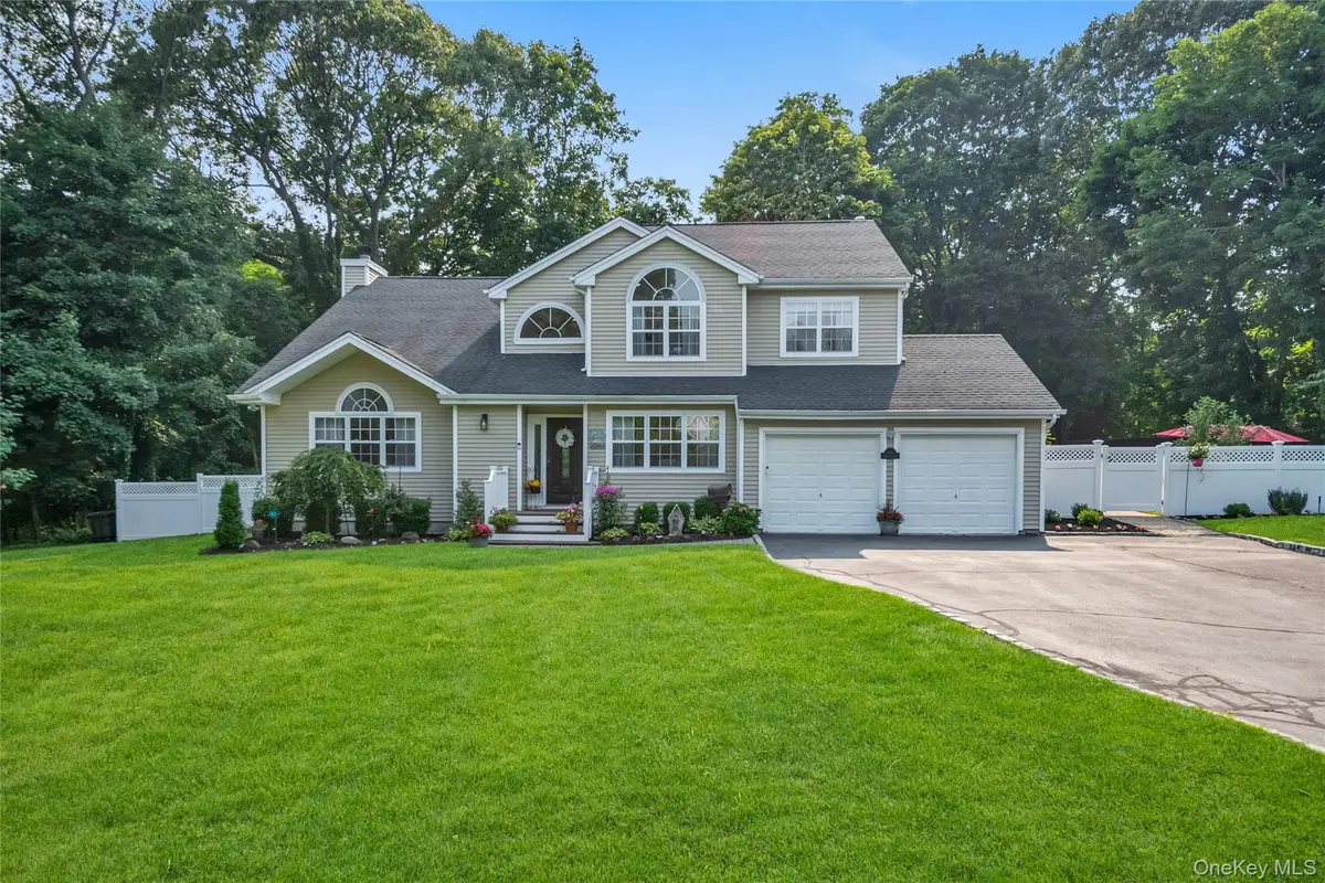 43 Barrow Court, Huntington, NY 11743 - #1