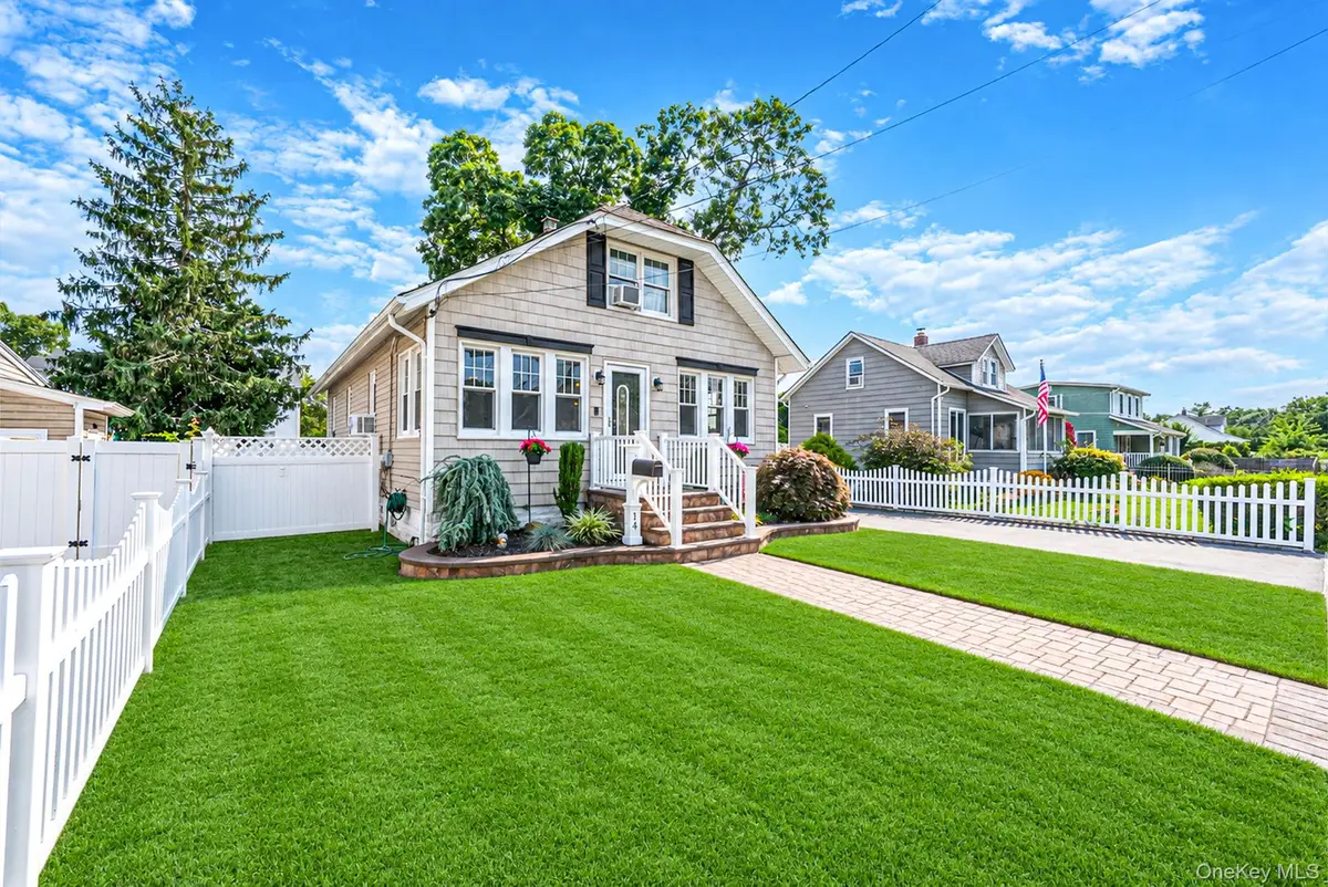 14 Andrew Avenue, Islip Terrace, NY 11752 - #1