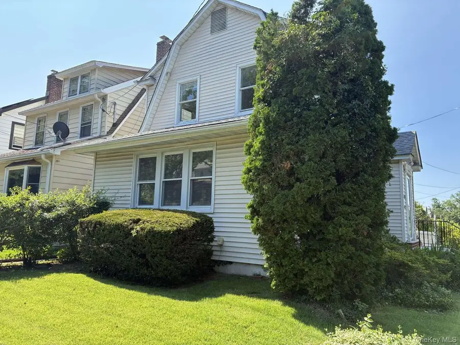 4634 Iris Lane, Great Neck, NY 11020 - #3