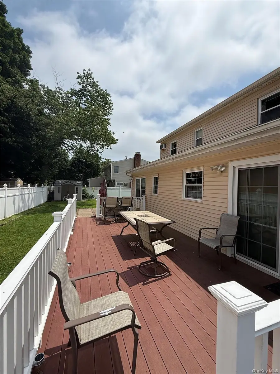 7 Ronald Avenue, Hicksville, NY 11801 - #2