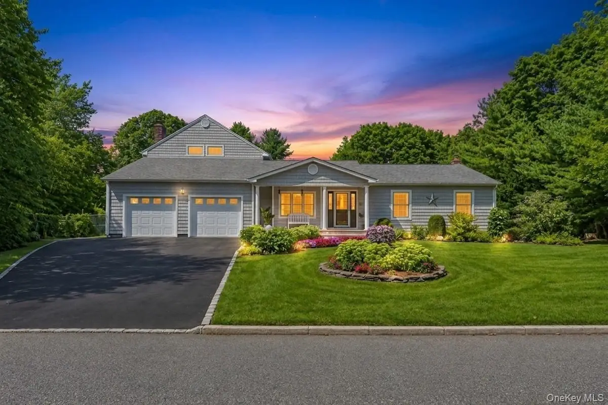 29 Niewood Drive, Ridge, NY 11961 - #1