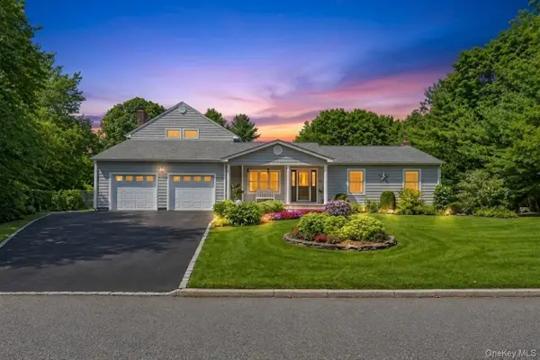 29 Niewood Drive, Ridge, NY 11961