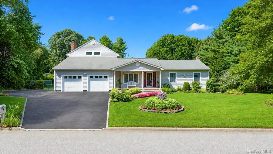 29 Niewood Drive, Ridge, NY 11961 - #2