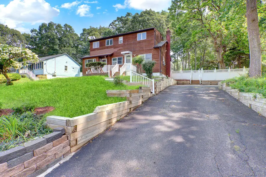 653 Meadow Road, Smithtown, NY 11787 - #3