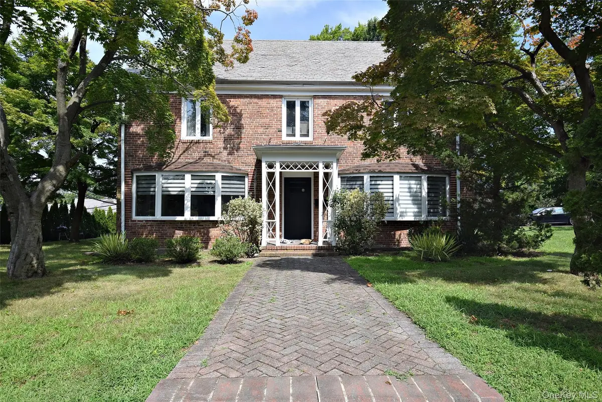 25 Old Mill Road, Great Neck, NY 11023 - #1