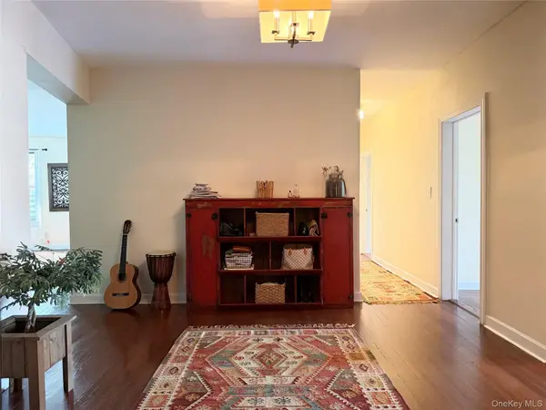 531 Lincoln Avenue E #5L, Mount Vernon, NY 10552