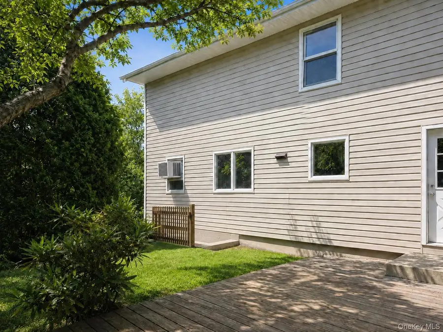 6 Chalden Court, Huntington Station, NY 11746 - #2