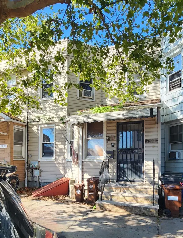 6431 Admiral Avenue, Middle Village, NY 11379