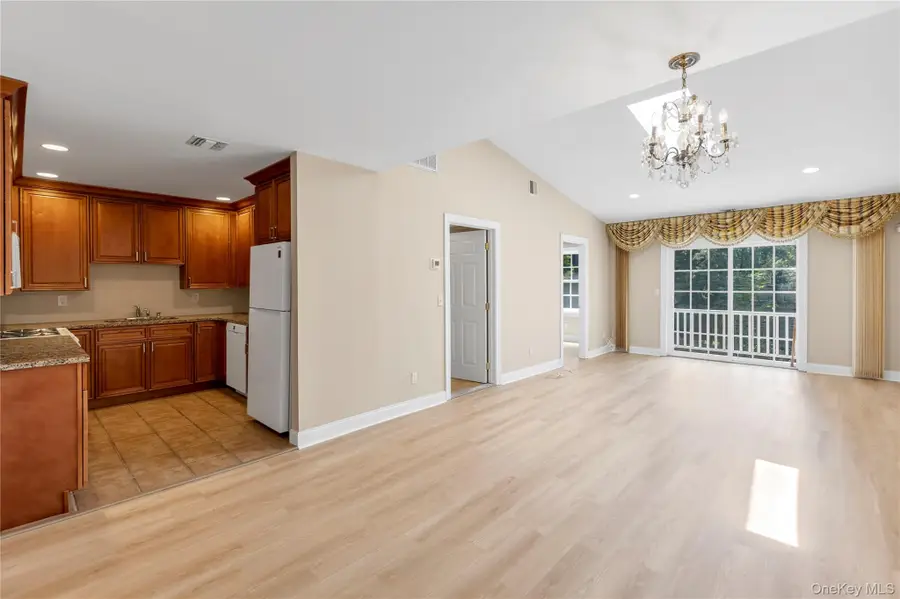 1118 Savoy Drive, Melville, NY 11747 - #3