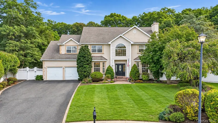 5 Sky View Court, Hauppauge, NY 11788 - #2