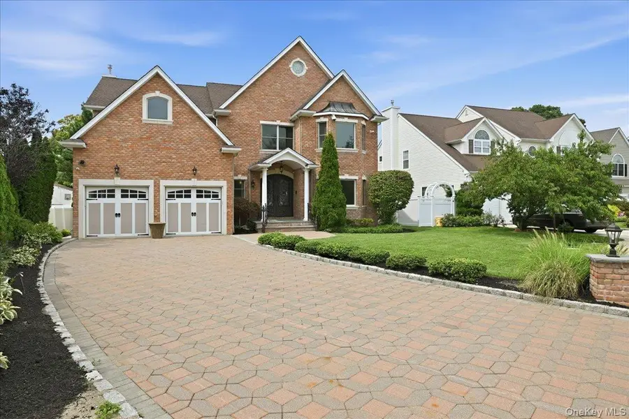 4 Corin Court, Syosset, NY 11791 - #2