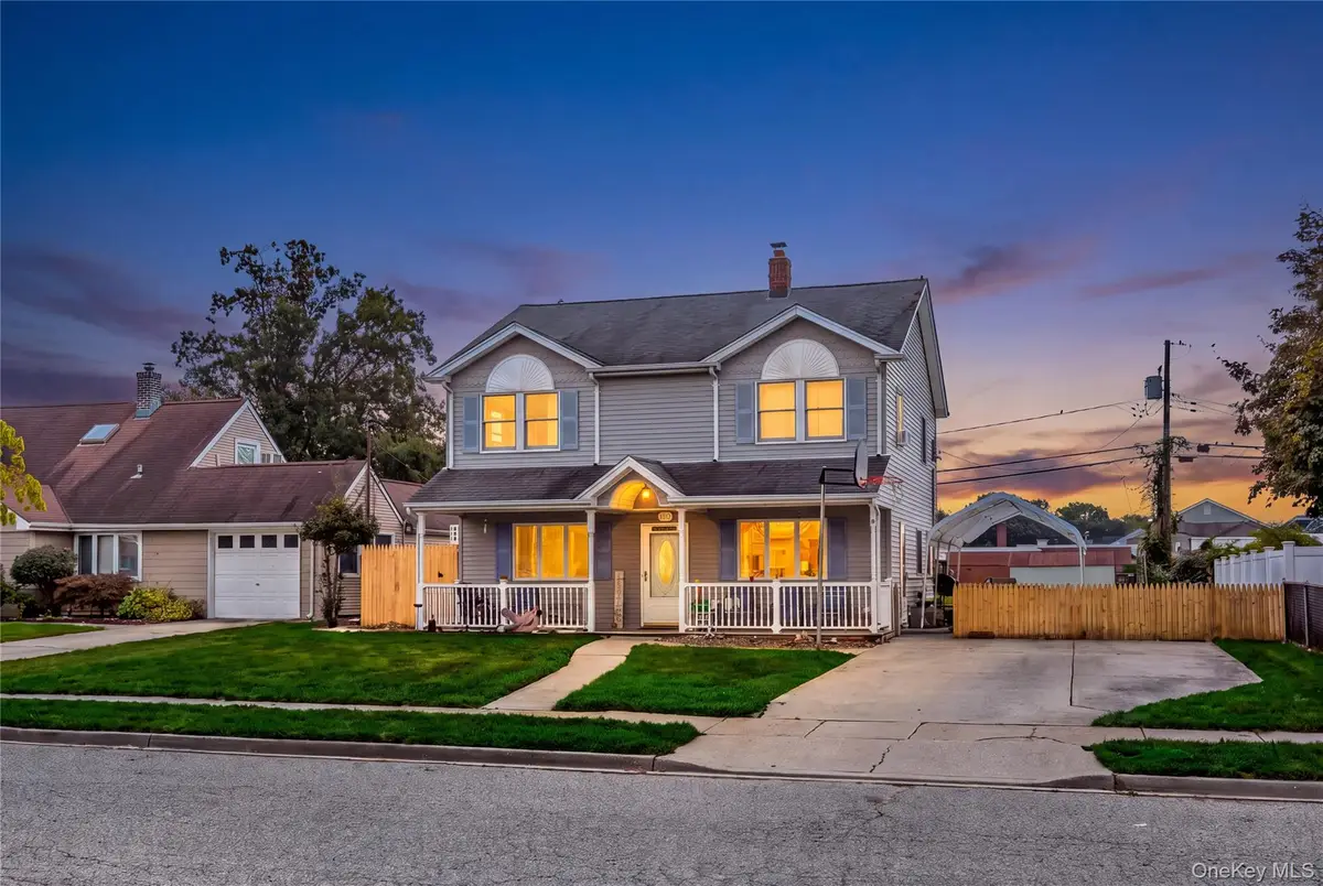 28 Book Lane, Levittown, NY 11756 - #1