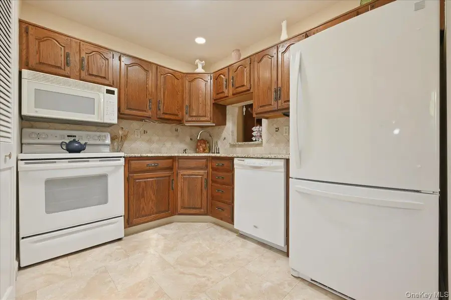90 Knolls Drive, Stony Brook, NY 11790 - #3
