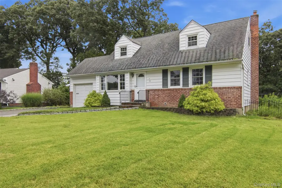 15 Apple Lane, Commack, NY 11725 - #2