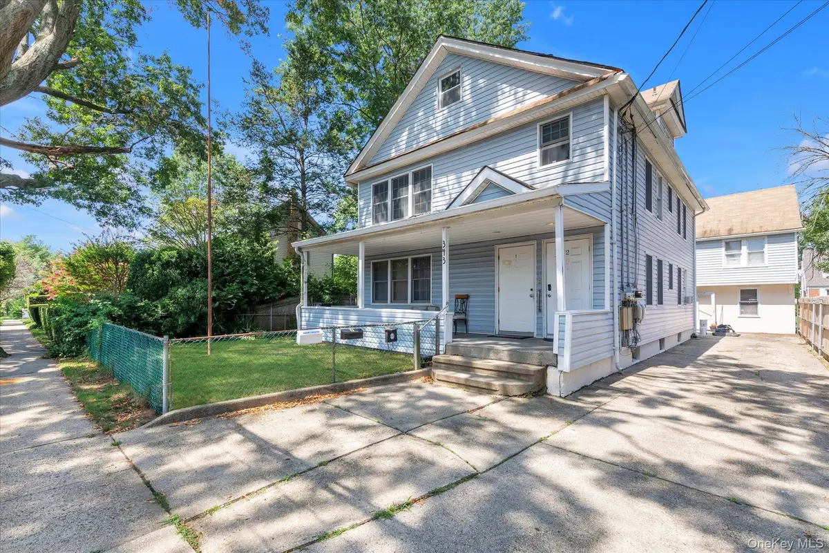 343 Roslyn Avenue, Carle Place, NY 11514 - #1