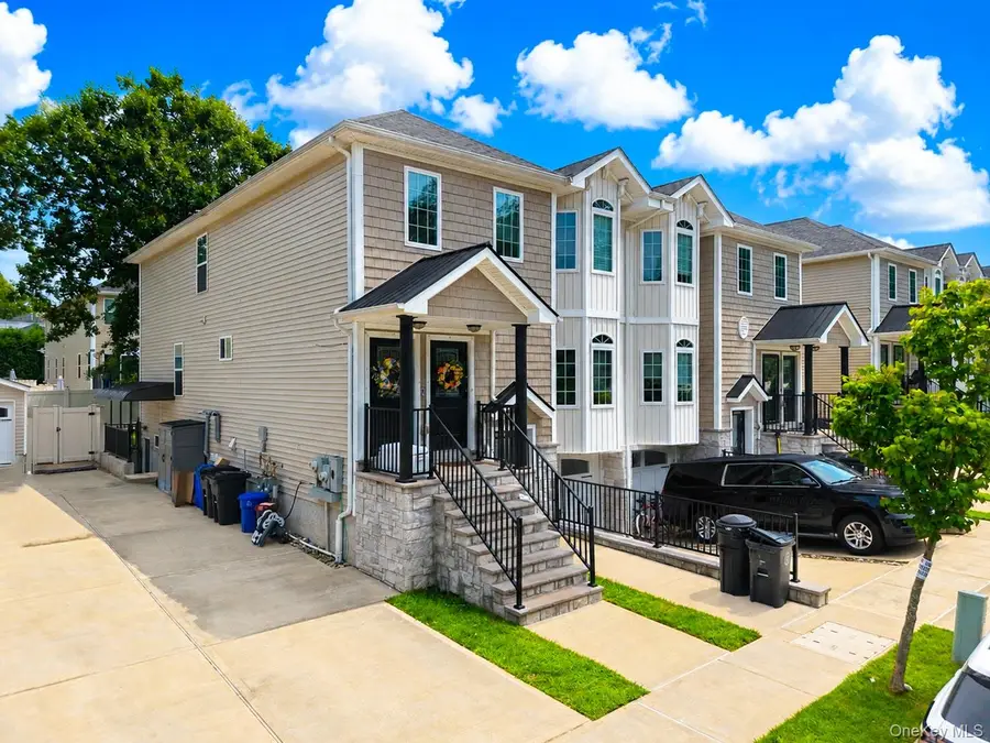15 Wiltshire Ln, Staten Island, NY 10309 - #2