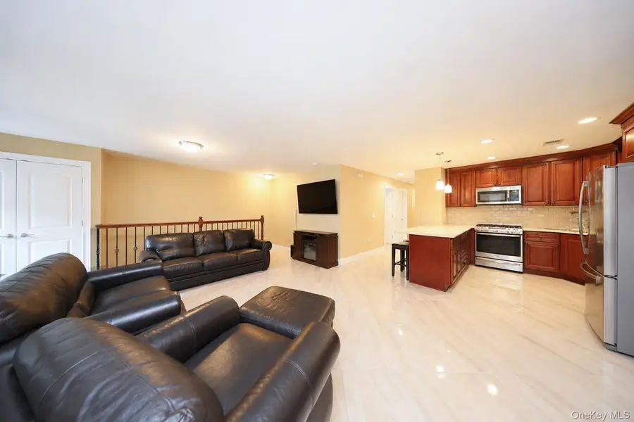 15 Wiltshire Ln, Staten Island, NY 10309 - #3