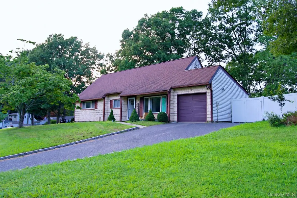 9 Hudson Street, Coram, NY 11727 - #1