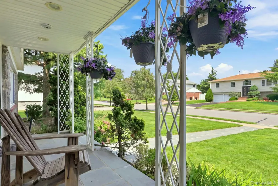 7 Herkimer Avenue, Jericho, NY 11753 - #3