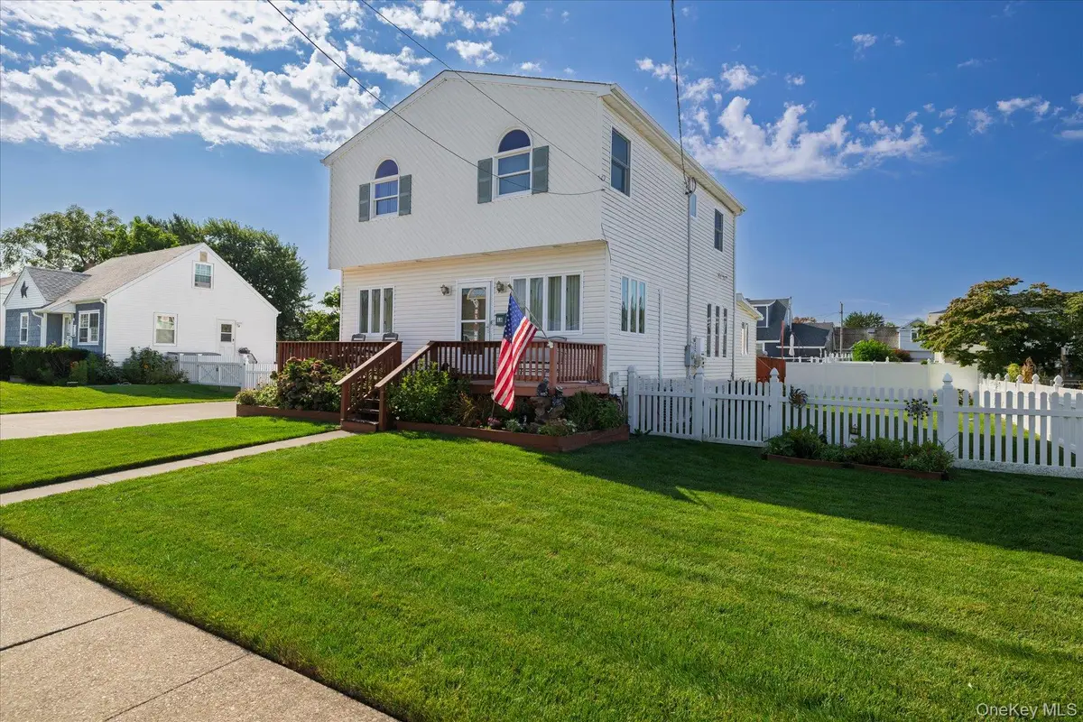 18 Dante Place, Amity Harbor, NY 11701 - #1