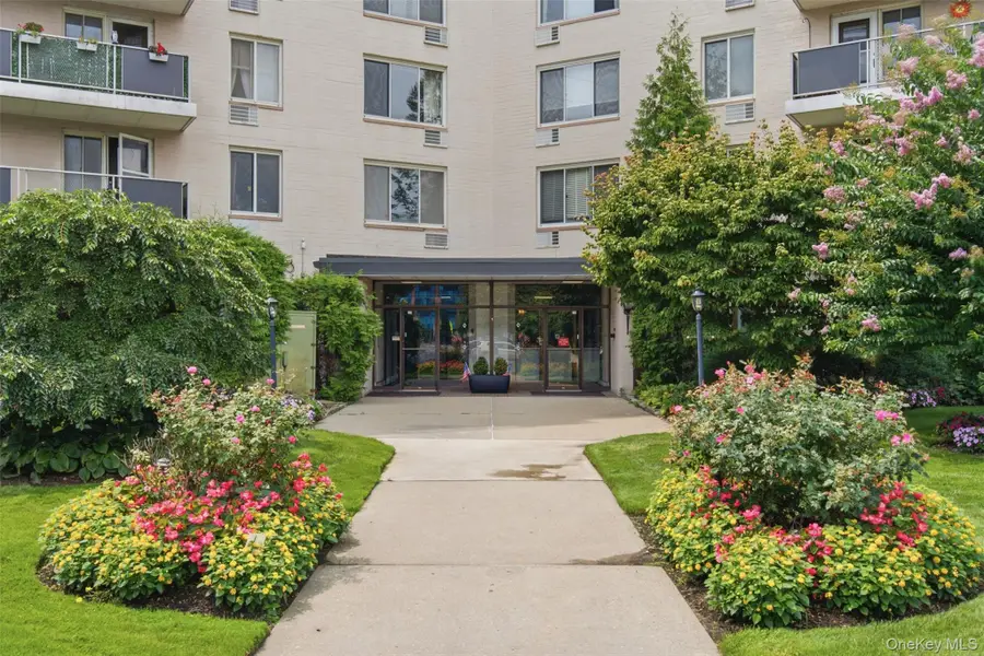 135 Post Avenue #2J, Westbury, NY 11590 - #3