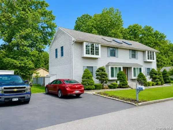 5 Forest Lane, Coram, NY 11727