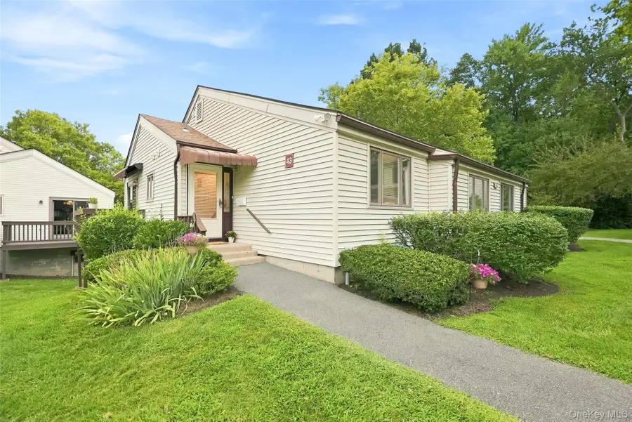43 Jefferson Oval #A, Yorktown Heights, NY 10598 - #2