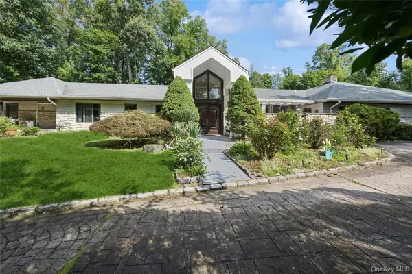 1 Engineers Road, Roslyn, NY 11576